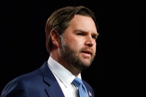 万斯发表“大规模移民就是偷走‘美国梦’”言论引争议，网友反问：你妻子不就是来自一个印度移民家庭吗？