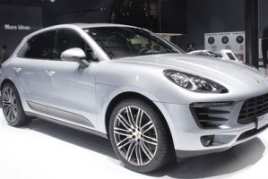 汽车夜间行车有哪些安全技巧？