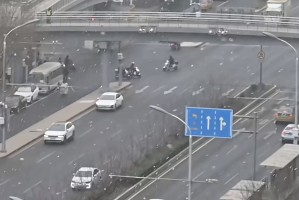 北京主降雪时段傍晚到来，交警六字要诀提示行车安全