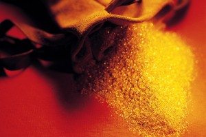 如何根据经济周期调整黄金占比？